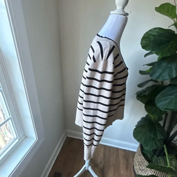 Marled XL V-Neck Sweater with Cream and Black Stripes - Picture 12 of 13